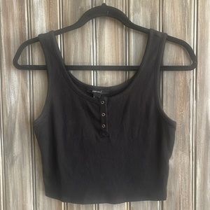 Ribbed 3 snap crop tank top